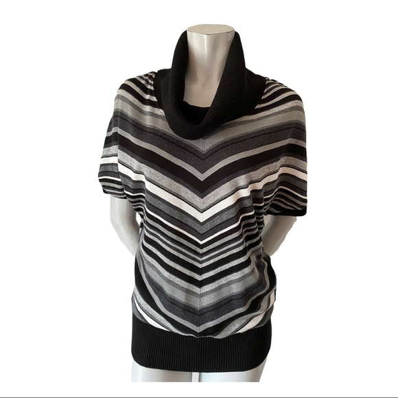 Iz Byer Sweaters - IZ Byer Short Sleeved Cowl Neck Sweater Size Large